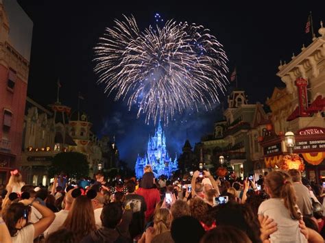 Why I Skip the Fireworks Show at Disney World - Business Insider