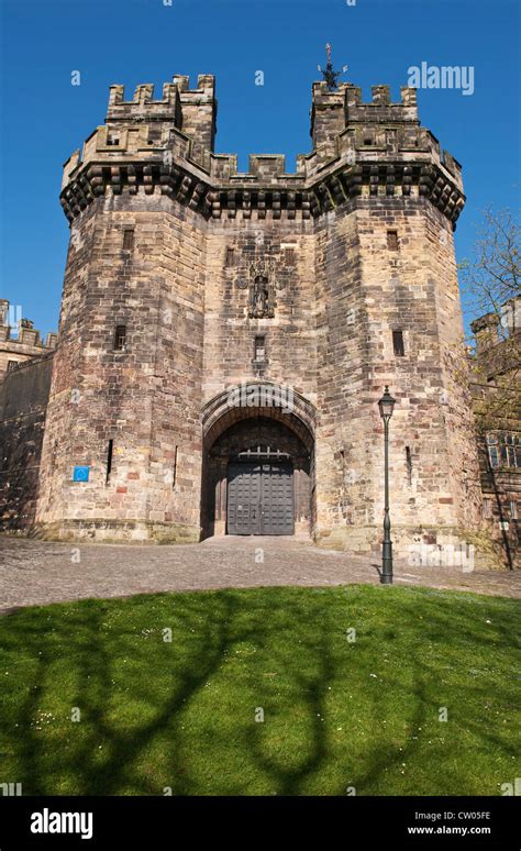 Lancaster Castle, Lancashire, UK. The main entrance is through the Stock Photo: 49791490 - Alamy