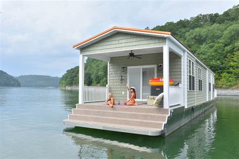 Houseboat Rentals in Lake Cumberland, KY | Harbor Cottage Houseboats | House boat, Boat house ...