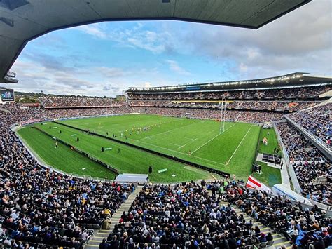 New Zealand stadium chock-a-block with fans - Coliseum