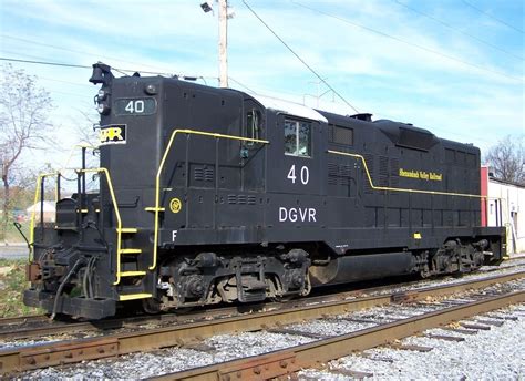 Trains | Locomotives | EMD GP9 | a four-axle diesel-electric locomotive built by General Motors ...