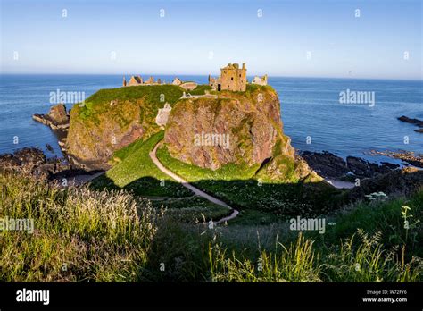 Dunnottar castle hi-res stock photography and images - Alamy