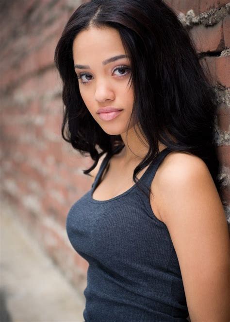 Kiersey Clemons to Play Iris West in The Flash | BNP