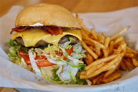 Foodie Favorite: Grub Burger Bar | ATL Bucket List