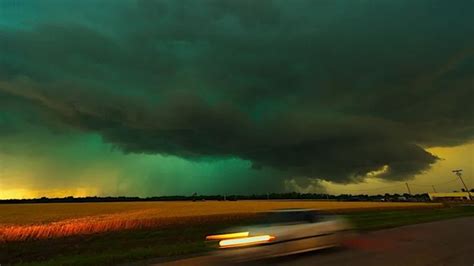 tornado pictures green sky - Google Search | Green sky tornado, Storm clouds, Storm photography