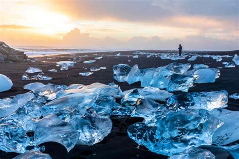 Diamond Beach Iceland: Full Guide to These Shimmering Sands