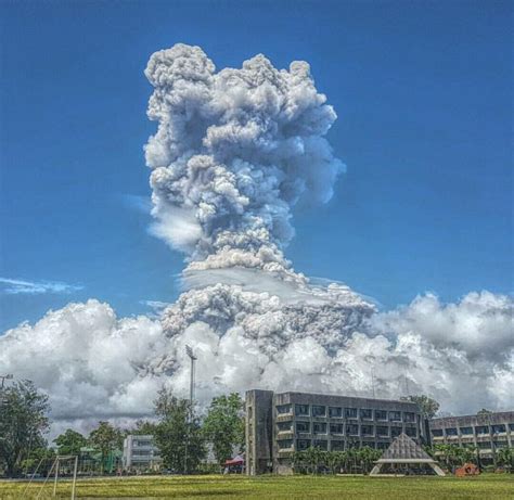 Huge eruption at Mayon Volcano, Philippines, ejects ash 12.5 km (41 000 ...