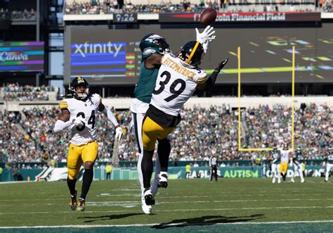 A.J. Brown's 3 TD Catches Help Eagles Grab Halftime Lead Over Steelers - Sports Illustrated ...