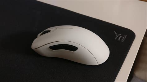 Finally finished my Matte White Wireless Zowie EC2-A : MouseReview