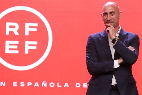 Rubiales announces the construction of a national stadium - AGENCY EFE