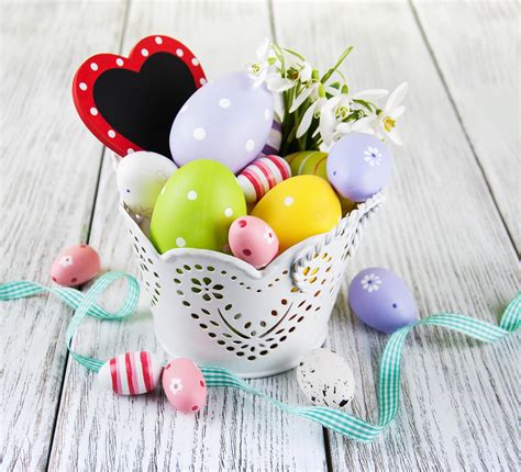 easter eggs and flowers 5937056 Stock Photo at Vecteezy