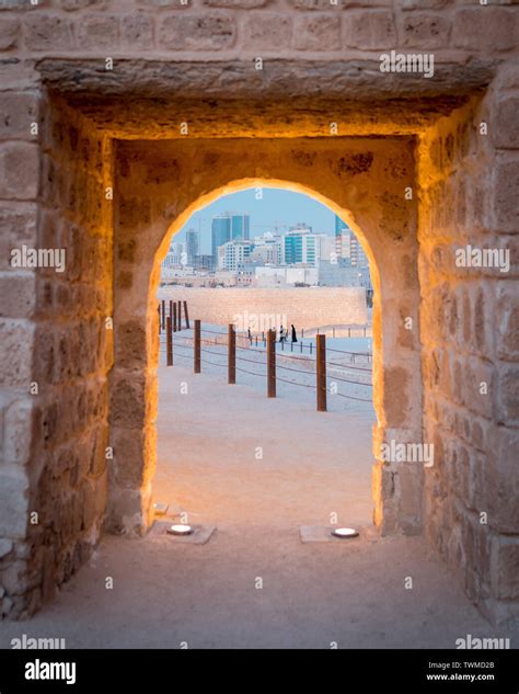 Bahrain skyline hi-res stock photography and images - Alamy