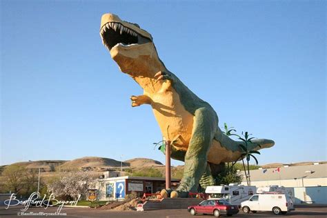 worlds-tallest-dinosaur-drumheller-visitor-center-tourist-attraction ...