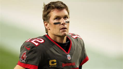 Tom Brady Net Worth 2022: Buccaneers Salary vs. Patriots, NFL Contracts | StyleCaster