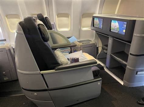 Review: United Airlines 757-200 Business Class - Live and Let's Fly