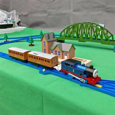 Thomas Electric Train Set 4750 Steam Along Large Set Bridge Tunnel Station Toy | Electric train ...