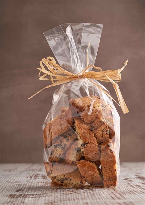 “Cantucci” Almonds & chocolate biscuits – Fattoria Terranova Shop