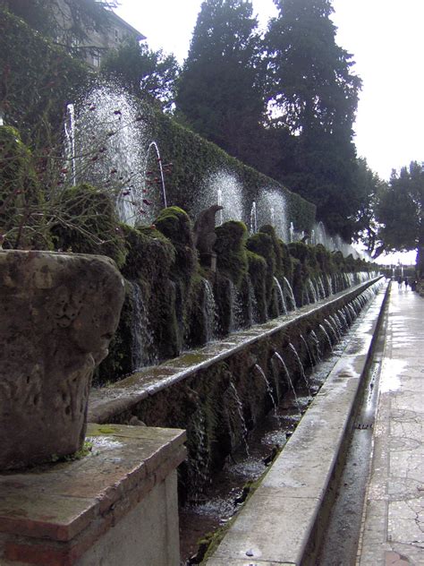 Tivoli fountains - along the walkway | Rome italie, Rome, Italie