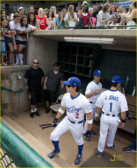 Jonas Brothers: Road Dogs BEAT the Goats! | Photo 381933 - Photo Gallery | Just Jared Jr.