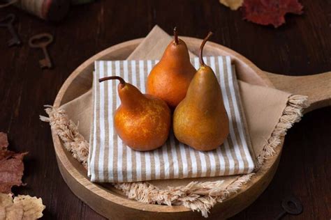 13 of the Best Winter Pear Varieties to Grow at Home