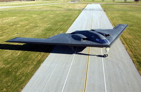 USAF: Drone de combate stealth RQ-180 apresentado oficialmente?