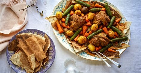 Tharid (Arabian Meat and Vegetable Stew Over Crispy Bread) Recipe - Los ...