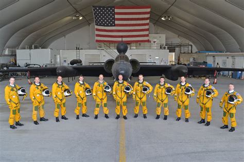 USAF U-2 pilots and their a/c | Usaf, United states air force, Military ...