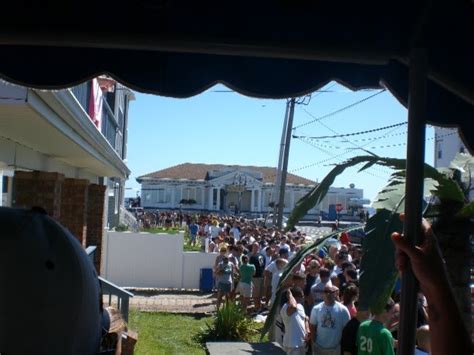 BelmarDays.Com stories about The Jersey Shore: Belmar Benny does the Tropical Pub