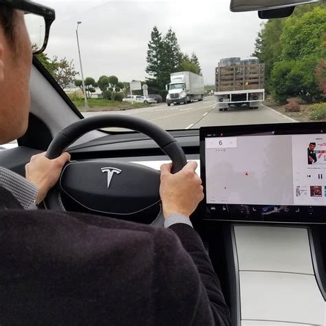 Tesla Model 3: new interior image highlights the puzzle inside the ...