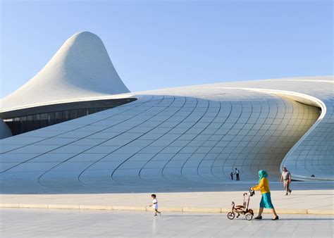 Azerbaijani cultural center's gorgeous flowing architecture / Boing Boing