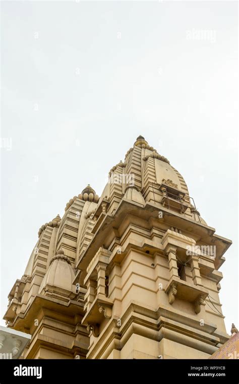 Chhatarpur temples delhi hi-res stock photography and images - Alamy