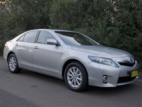 Toyota Camry Hybrid in depth - CNET