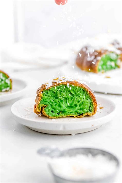 Pandan Honeycomb Cake (Bánh Bò Nướng) - Karinokada