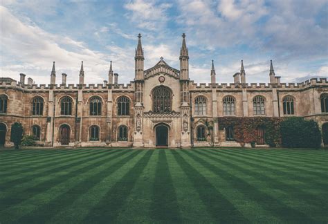 Oxford Vs Cambridge: Which Is Better In 2025? - UniAcco