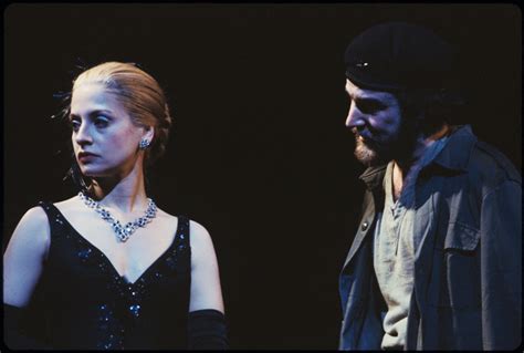 Mandy Patinkin as Che Guevera and Patti LuPone as Eva Peron in a scene ...