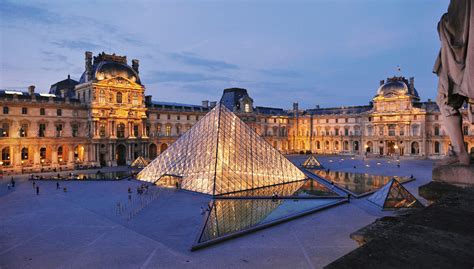 Értékelés tájékoztat Elismertem la pyramide de verre du louvre jelvény ...