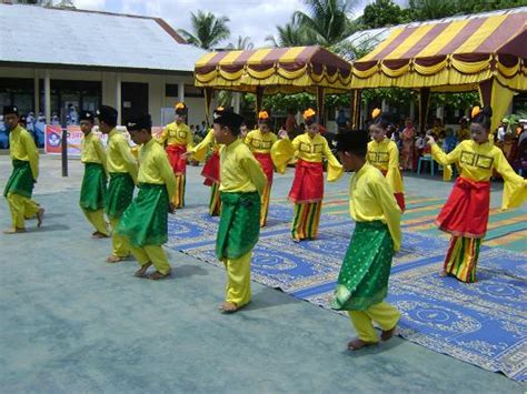 TARIAN TRADISIONAL MINANGKABAU | MARLINA'S BLOG