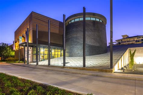 A Complete Guide to Holocaust Museum Houston | Houstonia Magazine