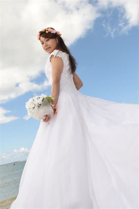 Bridal Dream Hawaii - Wedding Blog: Pink Haku Lei