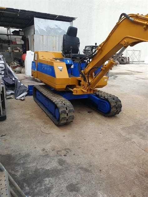 Komatsu and Kubota Mini Backhoe, Audio, Other Audio Equipment on Carousell