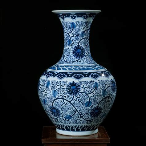 Traditional Chinese Blue and White Porcelain Vase Home Decoration Classic Jingdezhen Antique ...