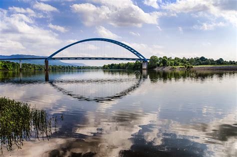 Bridge Over Tennessee River in Rural Tennessee Stock Image - Image of tennessee, expressway ...