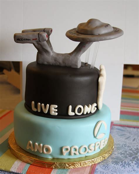 Michele Robinson Cakes: Star Trek Cake