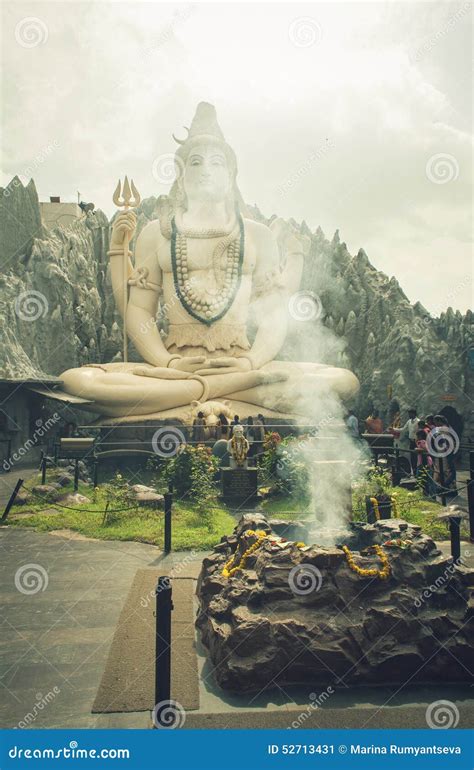 Shiva temple editorial photo. Image of statue, pray, travel - 52713431