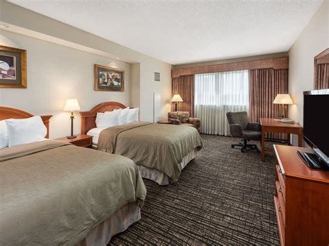 Hotel Accommodations in Topeka KS - Hotel Topeka at City Center