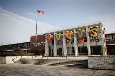 Highland Park High School — The Town of Fort Sheridan