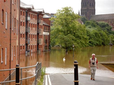 Worcester floods 2007 no2 | Flood, Canal, Structures