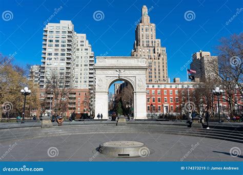 Washington Square Park with the Arch and Fountain during Winter ...