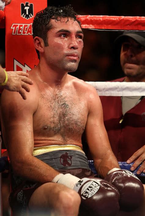 Oscar De La Hoya Biography - Life of Mexican-American Boxer