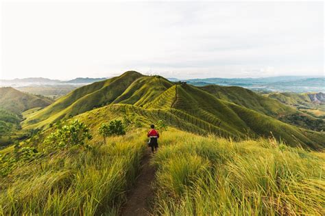 Binabaje Hills Hike in Alicia, Bohol: Best Sunrise Hike on Bohol